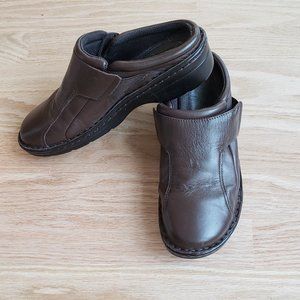 White Mountain Genuine Leather Brown Clogs Mules Slip-ons Flats Size 8M